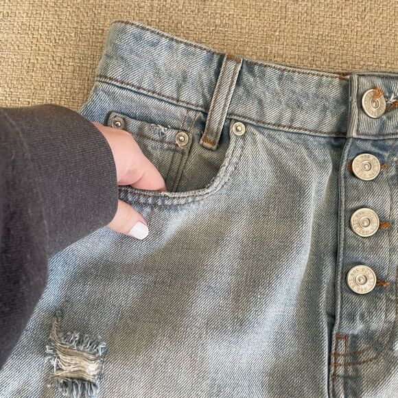 Urban Outfitters BDG Size Medium Light Wash Distressed Denim Skirt buttons - Picture 4 of 6